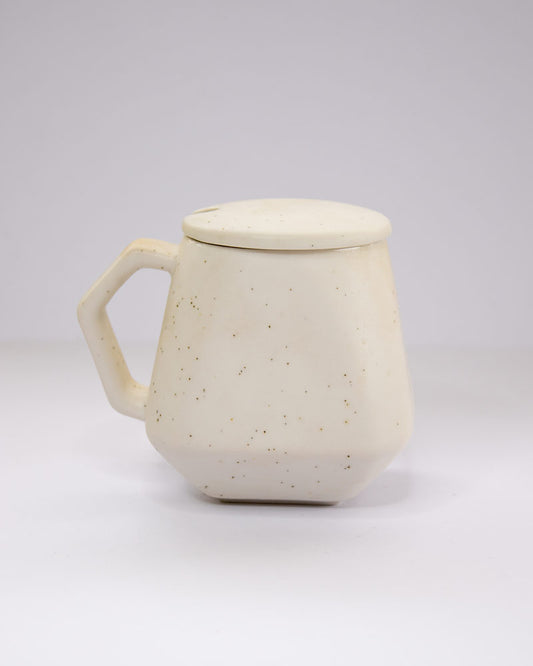 Jarro blanco con tapa J004