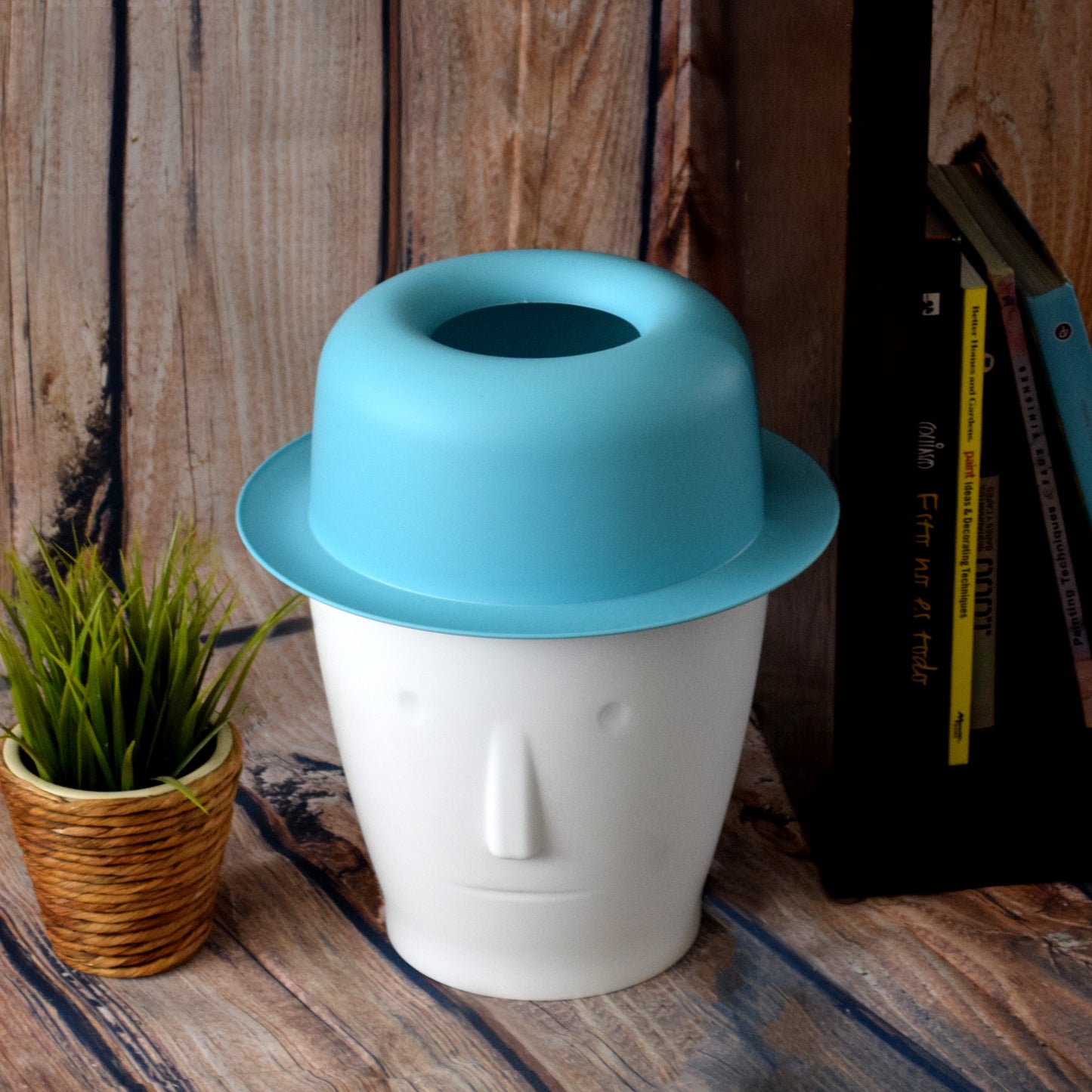 Basurero hombre grande